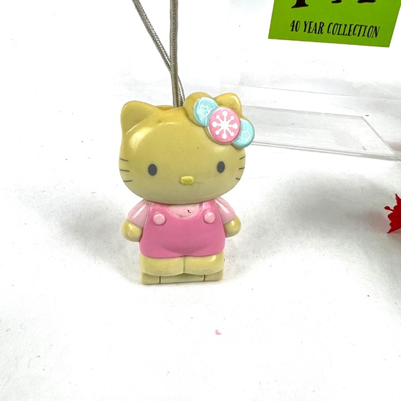 Hello Kitty Locket Necklace | Vintage McDonald’s Happy Meal Toy | Sanrio Collect - Picture 4 of 10